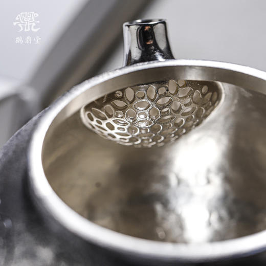 鹤鼎堂闻天系列瓠叶麻纹錾刻南瓜急须（银色）(缺货） 商品图3