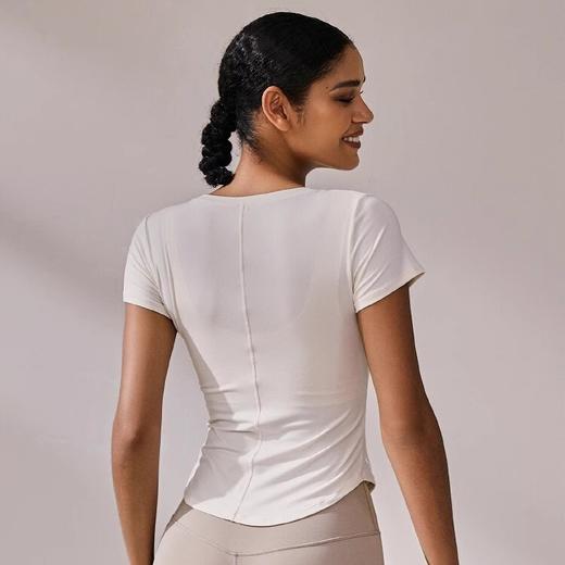 跃牌【周游世界系列】透气修身显瘦舒适外穿健身训练瑜伽服上衣 TP0739 商品图4