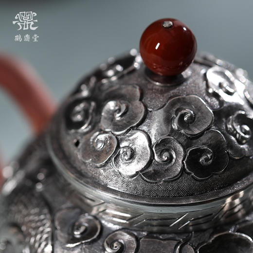 鹤鼎堂闻天系列吉日急须錾刻双龙戏珠大号（银色）（缺货） 商品图1