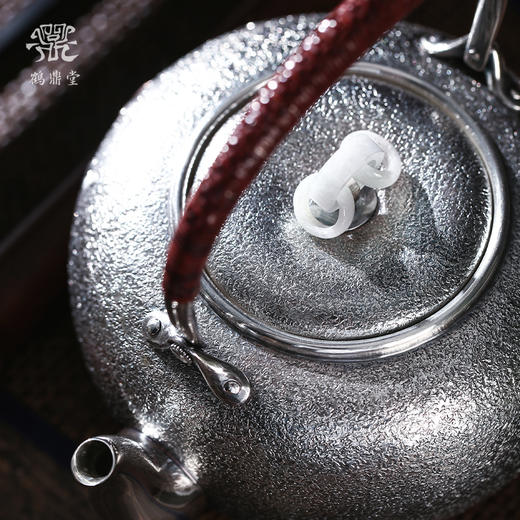 鹤鼎堂闻天系列凯风汤沸麻纹錾刻蝶恋花（银色）（缺货） 商品图1