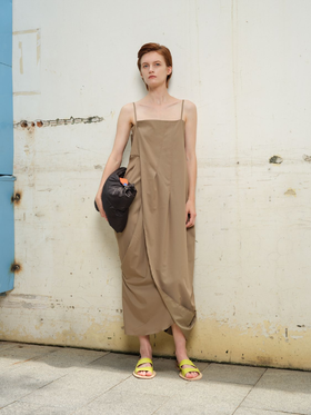 旋转吊带羊肠裙