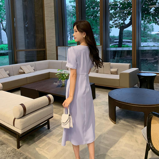 奢姿大码女装2024夏季新款气质方领裙子胖妹妹褶皱设计时尚连衣裙9942890126 商品图3