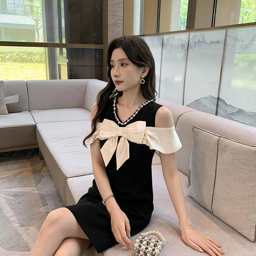 【307号】  [奢姿轻奢系列]大码女装2024夏季蝴蝶结装饰裙子胖妹妹露肩连衣裙8942826454 商品图2