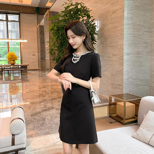 【清仓超15天不保价】[奢姿轻奢系列]大码女装2024夏季钉珠镂空裙子胖妹妹时尚连衣裙8942890081 商品图4