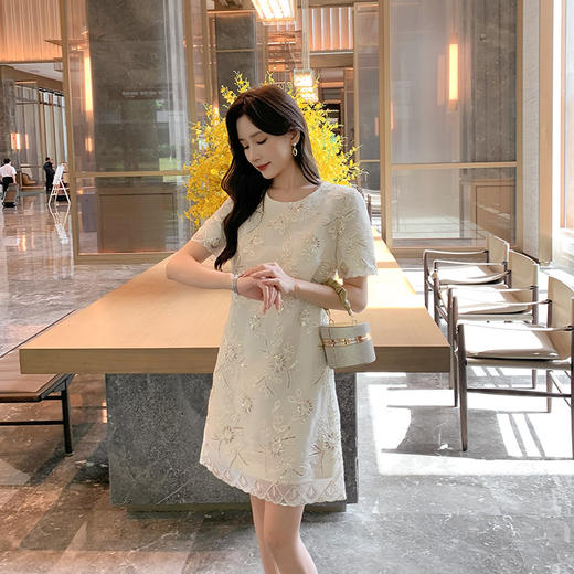 [奢姿轻奢系列]亮片绣花连衣裙大码女装夏季新款胖妹妹圆领裙子8942890036 商品图0