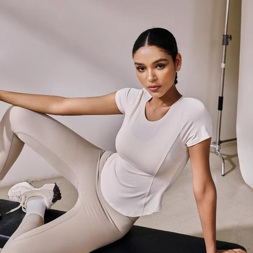 跃牌【周游世界系列】透气修身显瘦舒适外穿健身训练瑜伽服上衣 TP0739 商品图0