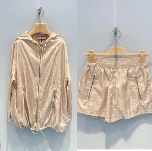 杏色预售10天 重磅渠道  miu防晒套装  宽松版型  皮肤风衣/防晒衣 防晒短裤 商品图1