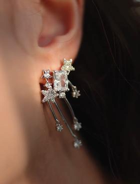 何F流星方糖耳钉