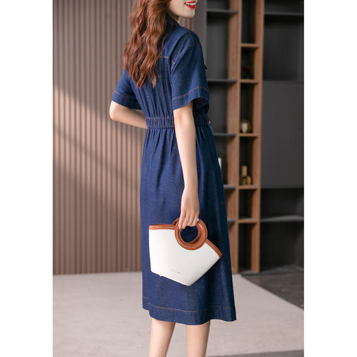 89307原形松紧收腰牛仔连衣裙女2024春夏季新款单排扣显瘦衬衫长裙子 商品图4
