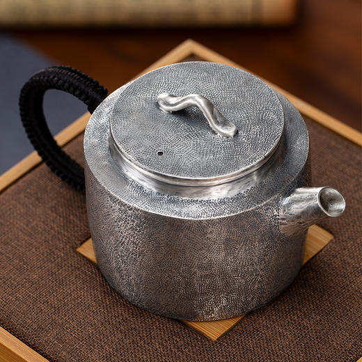 国春银饰丨复古汉瓦银壶 一片银工艺 手工制作 锤纹肌理 约230ml 附检测证书、礼盒 商品图1