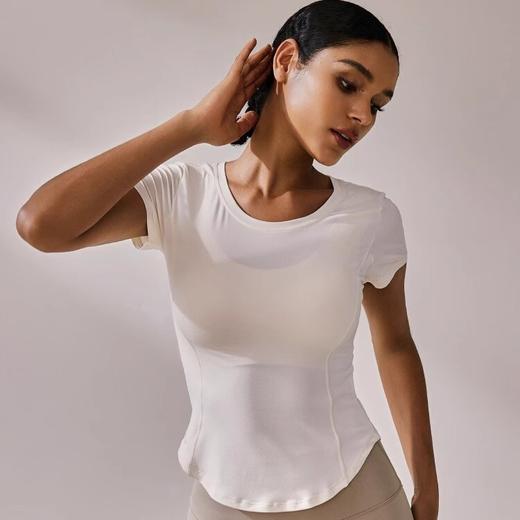 跃牌【周游世界系列】透气修身显瘦舒适外穿健身训练瑜伽服上衣 TP0739 商品图3