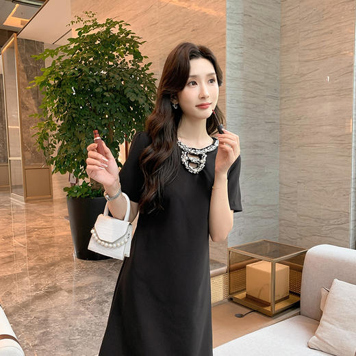 【清仓超15天不保价】[奢姿轻奢系列]大码女装2024夏季钉珠镂空裙子胖妹妹时尚连衣裙8942890081 商品图1