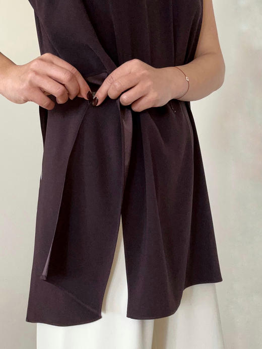 Semplicita | K05 三醋酸U领无袖开衩上衣 [ 酱紫 ] 商品图5