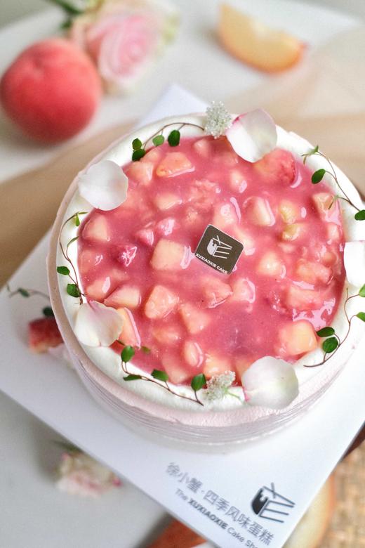 乌龙蜜桃蛋糕，精选四川空运龙泉驿水蜜桃（表面脆桃、夹心软桃，双重口感） 商品图0