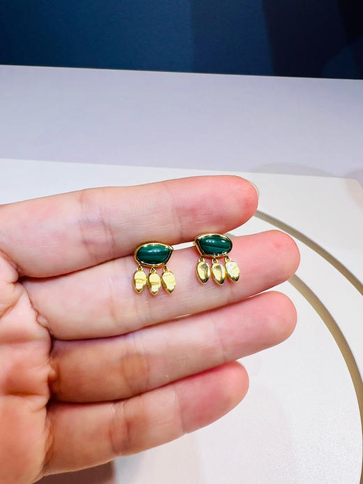 616-7 玫瑰的耳环 绿色孔雀石 白色月光石 商品图3