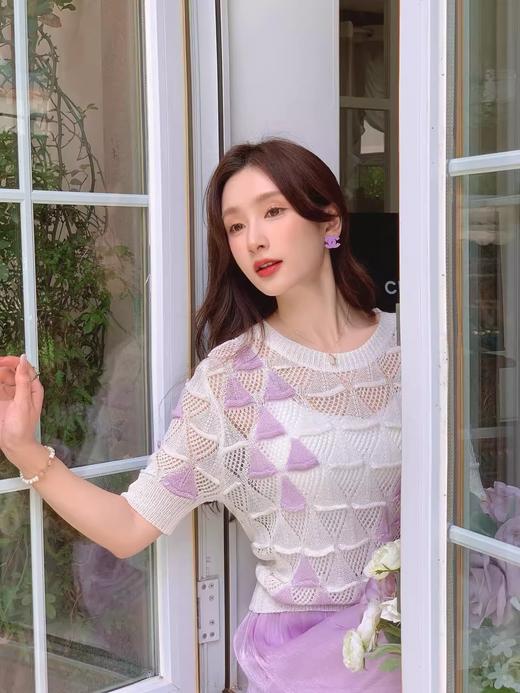 张心子【芋泥小方】 法式镂空镂空针织上衣女夏装新款洋气小衫仙 U2406004 商品图2