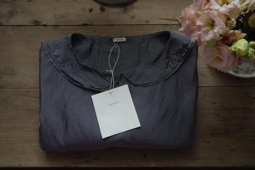 apuntob 真丝毛边领缩褶上衣衬衫 商品图11