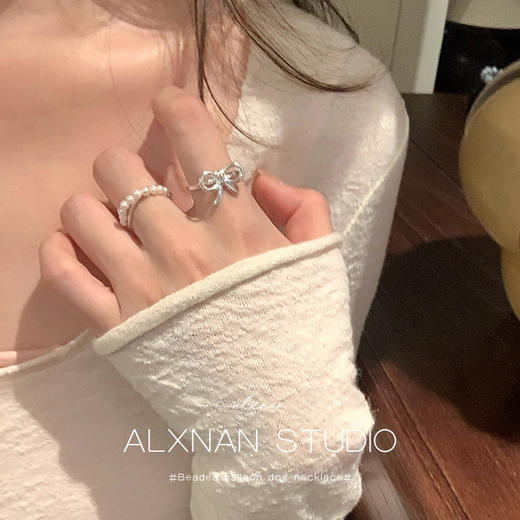 鹿鹿推荐•  双层贝珠蝴蝶结珍珠交叉戒指套装 商品图1