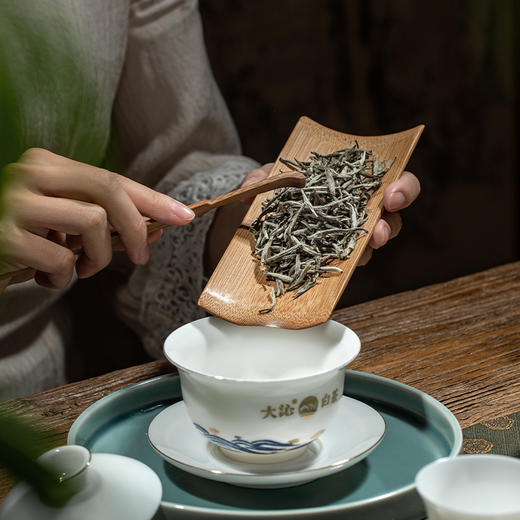 大沁福鼎白茶2022年特级白毫银针50g磻溪高山小蓝罐散茶送礼礼盒 商品图2