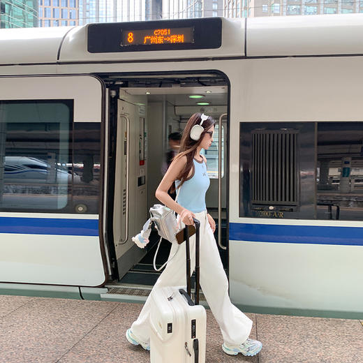 <曾小咸推荐>【韩范欧尼】蓝色撞棕色边背心 商品图3