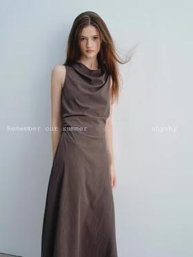 shyshystill/shy202404047/天丝轻盈空气感荡领无袖两色捏褶收腰连衣裙