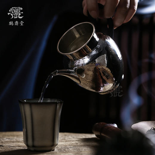 鹤鼎堂闻天系列终风锤目纹公杯（银色）（缺货） 商品图2