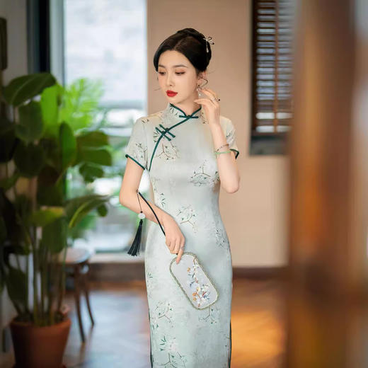 ZAYS2024夏季中长丝绸提花双层改良气质修身年轻时尚立领短袖旗袍裙 商品图3