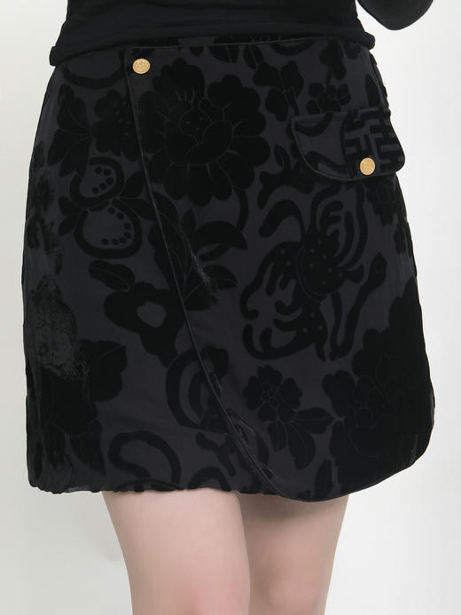 微瑕秒杀| 盛唐牡丹|真丝丝绒纯黑短裙[特价品](特殊商品不退不换) 商品图0