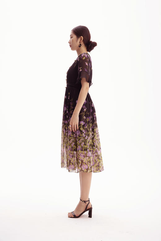 HJ2S53_紫薄汗色_连衣裙_夏季_精致钉珠 V 领荷叶袖网纱收腰显瘦气质中裙_高级女装_BERNIEELEN 伯妮斯茵 商品图5