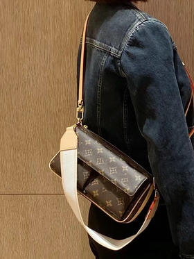 617-2 mb工厂 马户小号骆驼包 微商相册看细节