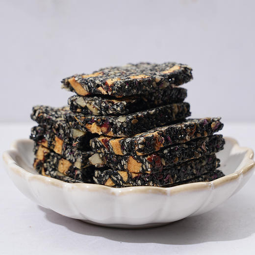 玫瑰黑芝麻糕 养颜的重瓣玫瑰 以黑养黑的黑芝麻 休闲素食 独立包装  一盒20小袋左右 商品图3