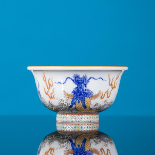 青花古彩描金鱼化龙压手杯 商品图2