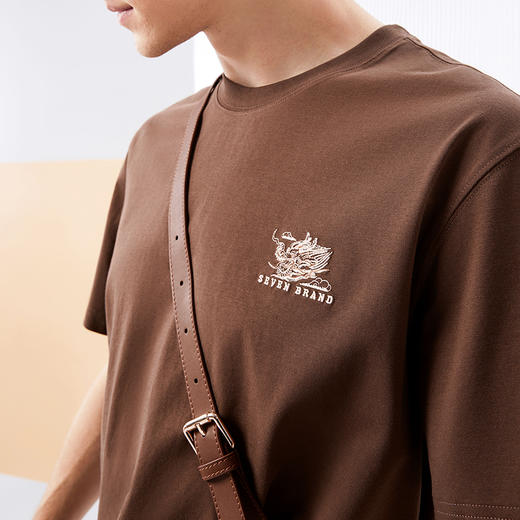 【特价】【凉感索罗纳】柒牌刺绣短袖T恤男2024夏季新款宽松圆领休闲上衣126T71430 商品图2