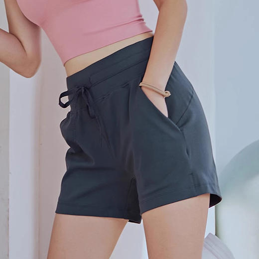 【限时秒】YOGACODE【火树银花系列】2024新款春夏健身短裤女休闲低腰收腹瑜伽裤DSS780 商品图2