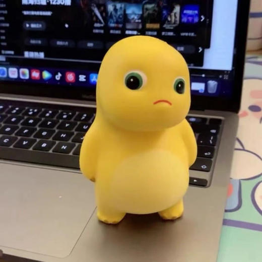 爆款亲嘴小奶龙捏捏乐新款慢回弹办公室解压发泄玩具网红玩具 商品图4