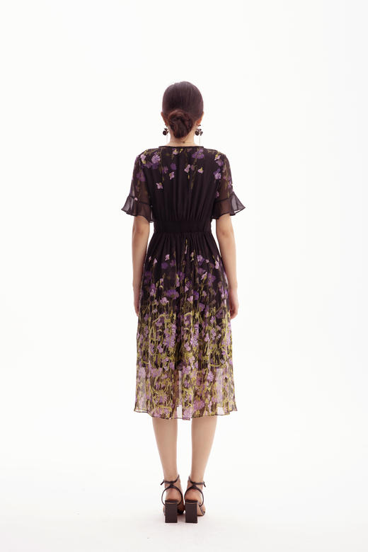 HJ2S53_紫薄汗色_连衣裙_夏季_精致钉珠 V 领荷叶袖网纱收腰显瘦气质中裙_高级女装_BERNIEELEN 伯妮斯茵 商品图4