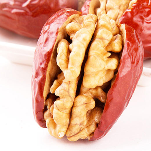 天生好果 红枣夹核桃500克 商品图4