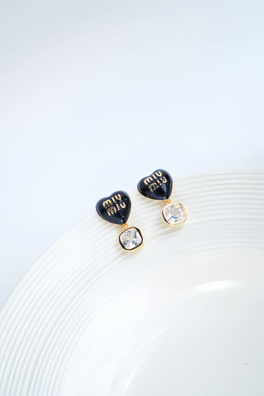 L复古黑色爱心水晶吊坠耳环 商品图0