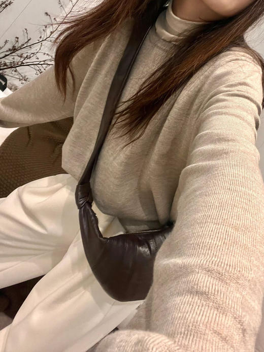 【韩国 园园东大门采购羊皮可颂包】 商品图3