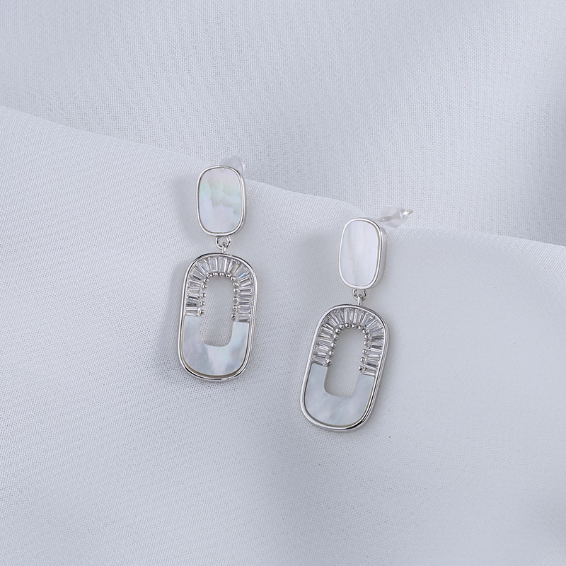 【宏艺珠宝】渔光曲 法式轻奢气质小众方形贝母高级感通勤百搭小巧耳饰·银s925耳饰