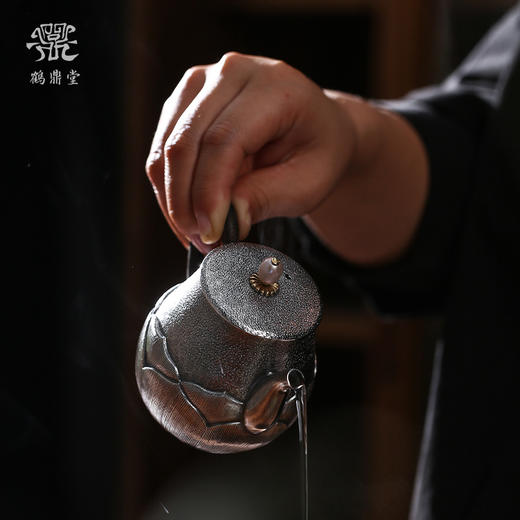 鹤鼎堂闻天系列于罦急须錾刻益树莲茭（银色）（缺货） 商品图2