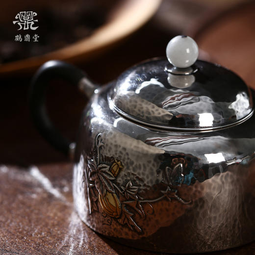 鹤鼎堂闻天系列泽陂急须錾刻瓜瓞绵绵(银色) 槌目纹/ 麻纹（缺货） 商品图1