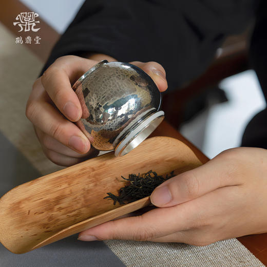 鹤鼎堂闻天系列其奥槌目纹茶叶罐（银色)（缺货） 商品图4