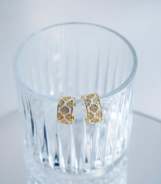 L法式轻奢珐琅花朵镶钻耳环 商品图1