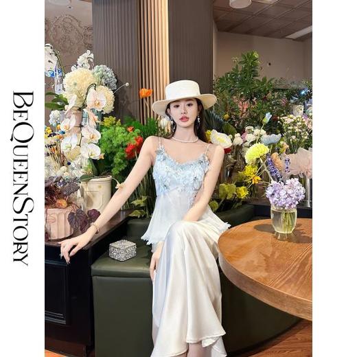BeQueenStory【无尽爱意】花朵装饰100桑蚕丝自带胸垫吊带上衣 商品图3
