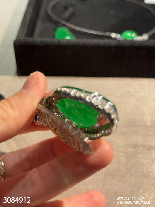 老坑玻璃种帝王绿叶子吊坠【3084912】具体价格微信咨询 商品图7