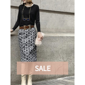 TYNVIE 后褶皱左右松紧腰半身裙-心形印花