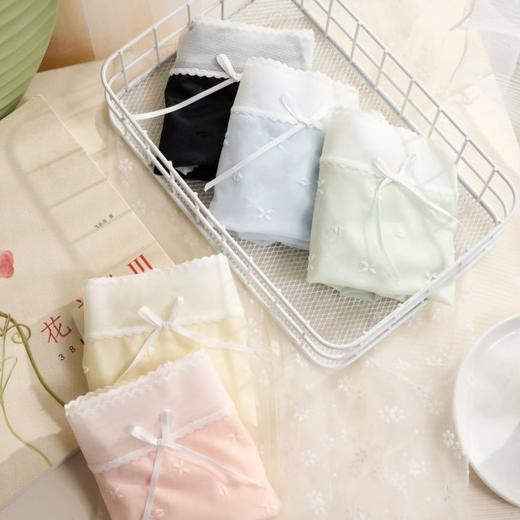 【少女感 夏季超薄款】2024新款 5A四叶草缇花纱线女士内裤 桑蚕丝底档 ——WL8132（5条/盒） 商品图1