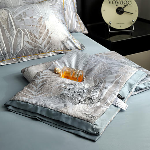 【新款水洗真丝夏被四件套】空调被可水洗 清凉舒适让你拥有好的睡眠质量 商品图2