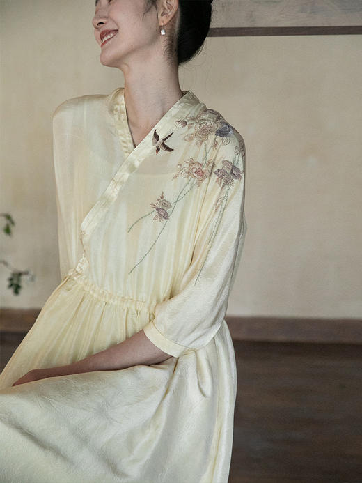 牧衣游原创 炒色刺绣桑蚕丝连衣裙-----月雾 商品图2